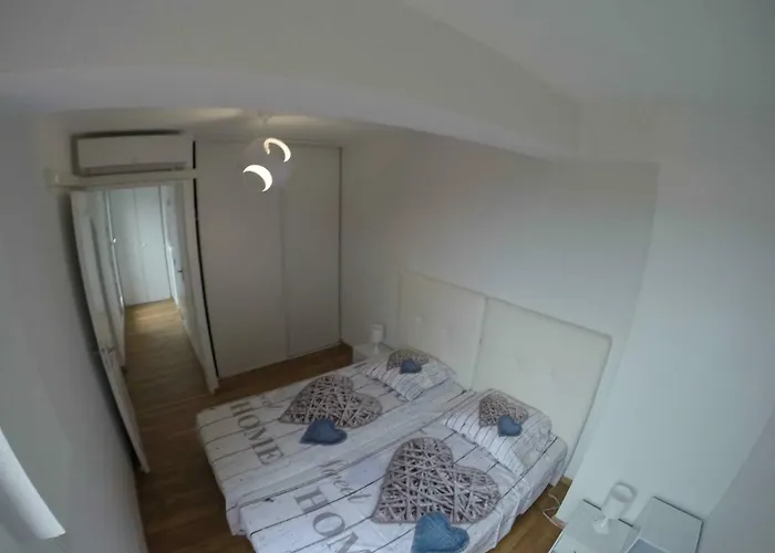 Daire Les Pieds Dans L'eau