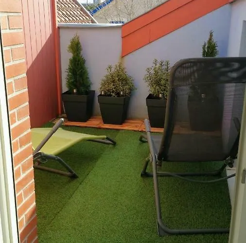 Les Pieds Dans L'eau Daire *